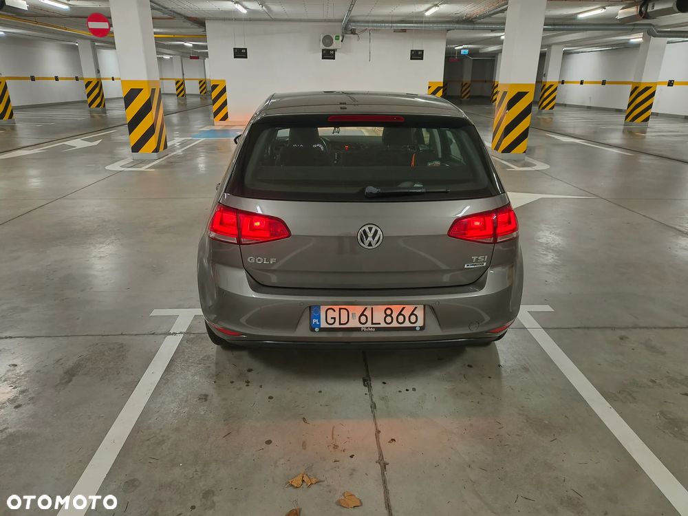 Volkswagen Golf - 5