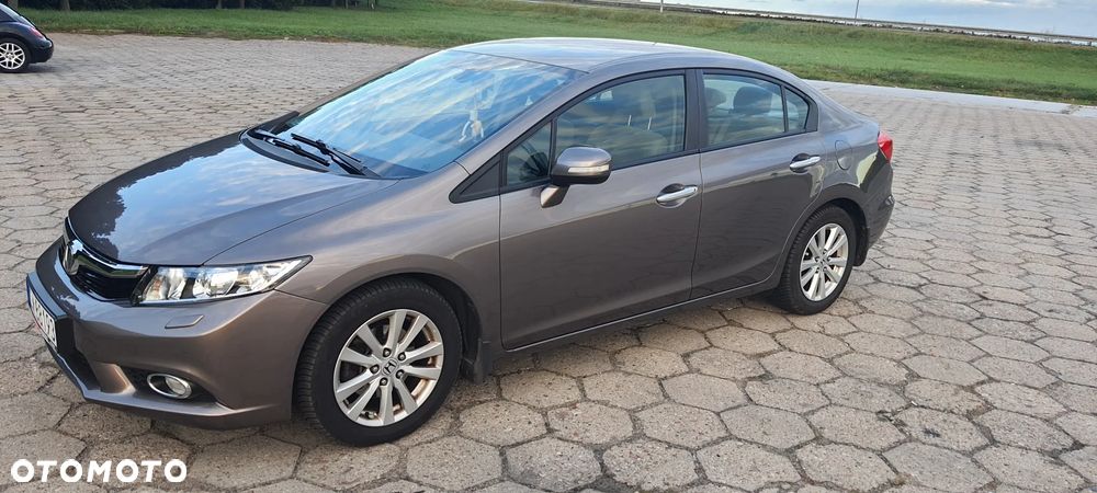 Honda Civic 1.8 Executive - 3