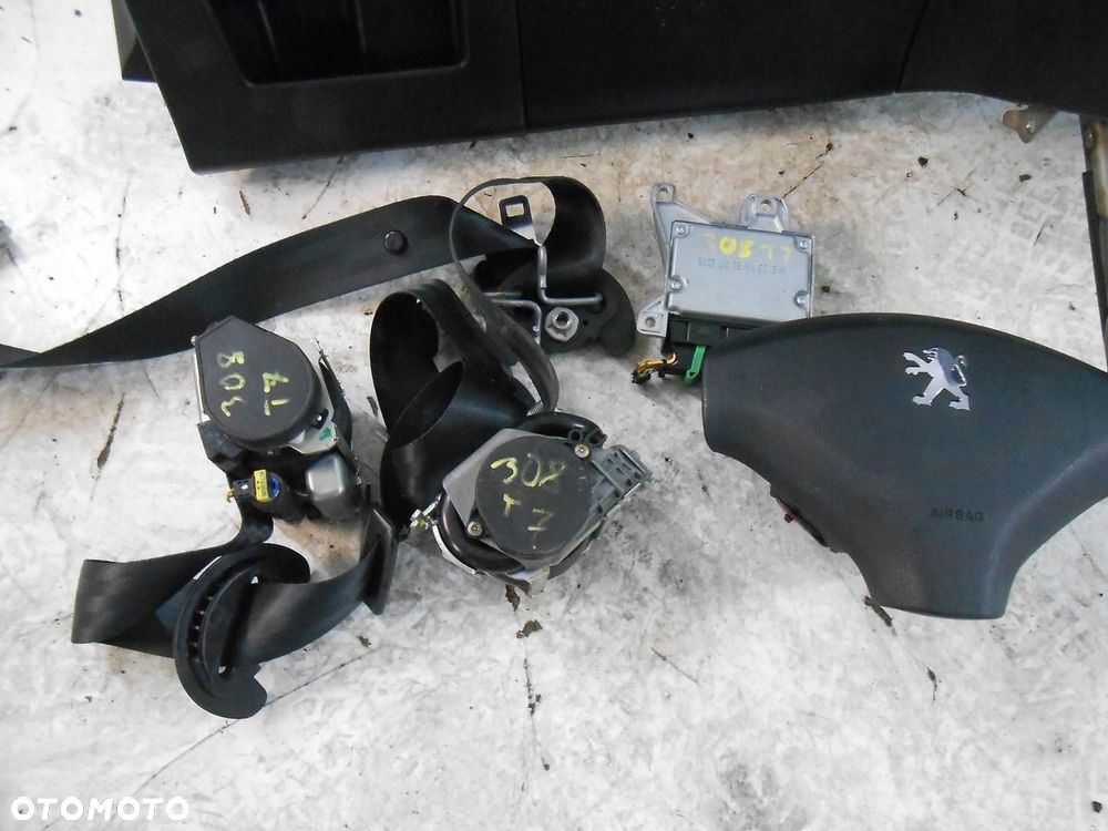 peugeot 308 deska konsola pasy # - 2