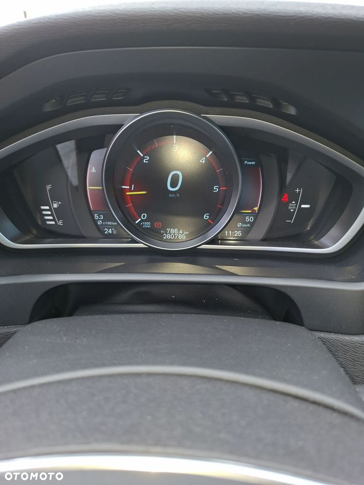 Volvo V40 D4 Drive-E R-Design Momentum - 16