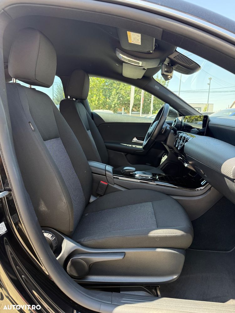 Mercedes-Benz CLA 180 7G-DCT Progressive - 15