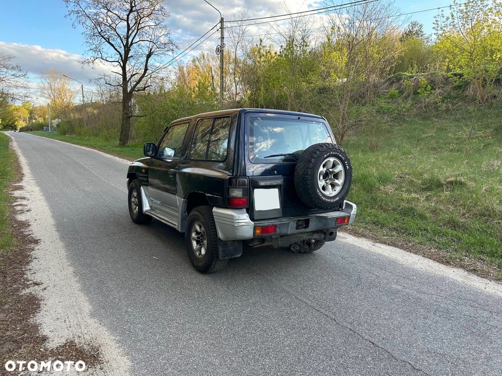 Mitsubishi Pajero - 4