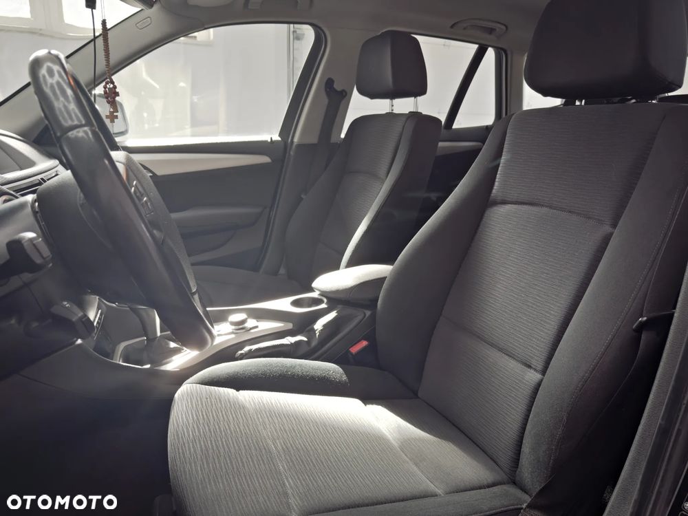 BMW X1 xDrive18d xLine - 10