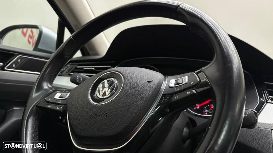 VW Passat Variant 1.6 TDI (BlueMotion ) DSG Comfortline - 8