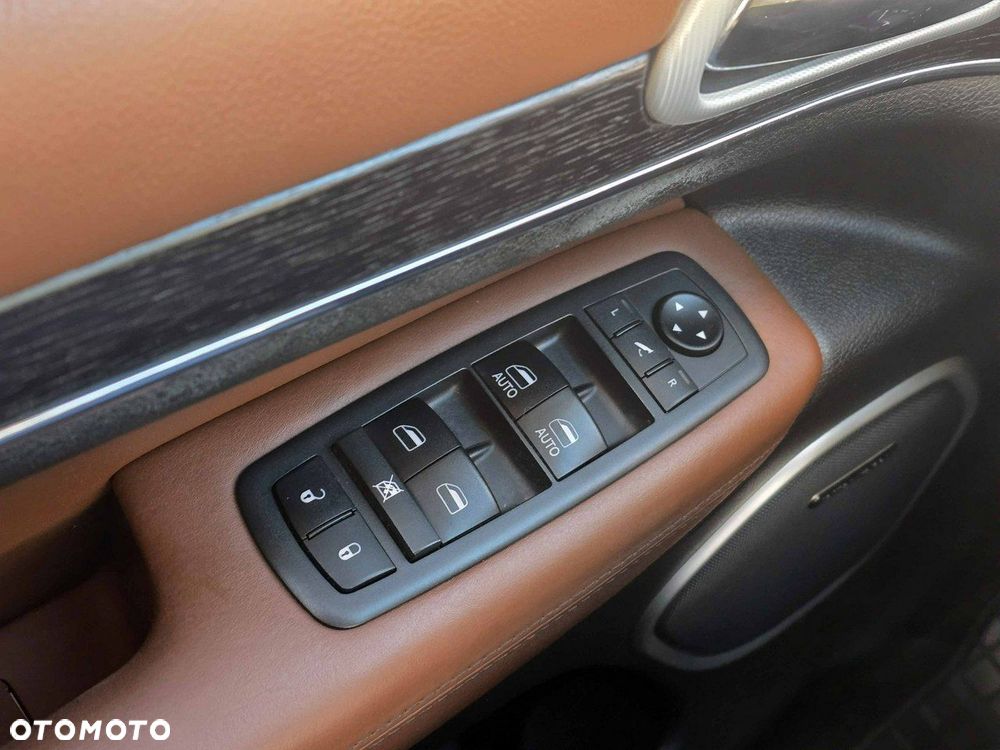 Jeep Grand Cherokee - 6