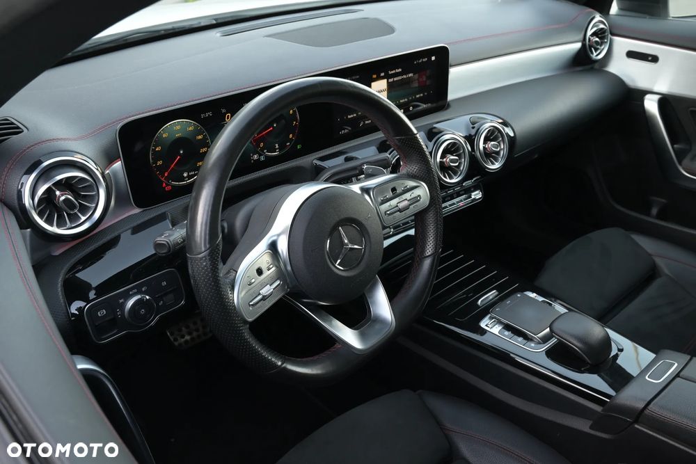 Mercedes-Benz CLA - 16