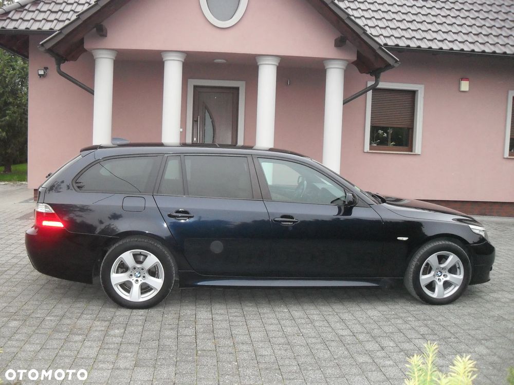 BMW Seria 5 530d xDrive Touring - 4