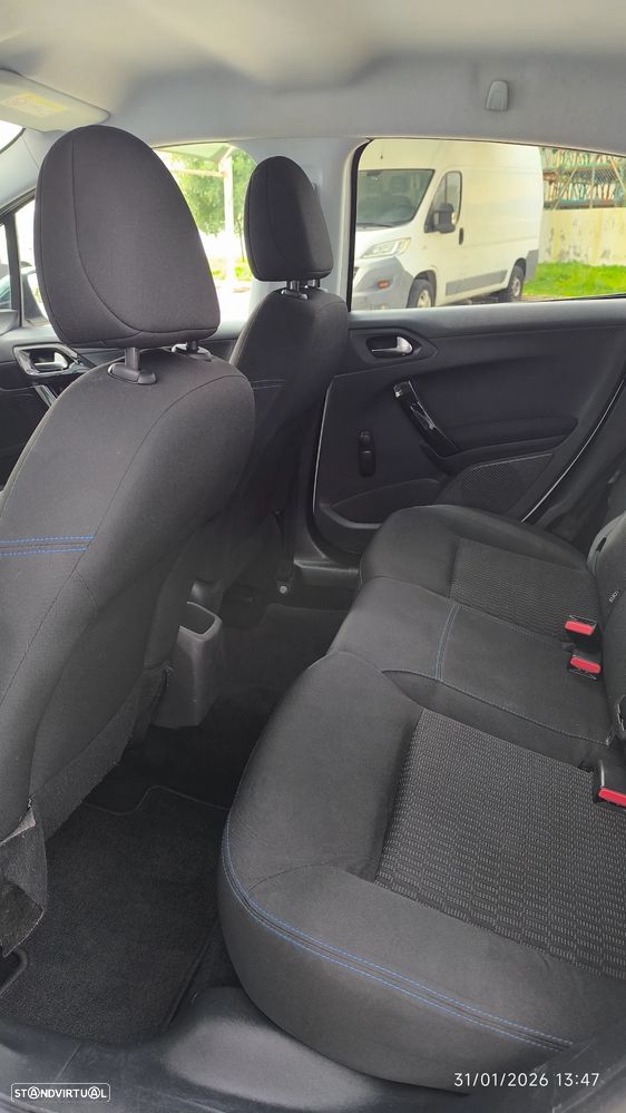 Peugeot 208 1.2 PureTech Style - 39