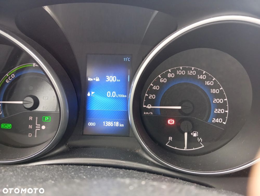 Toyota Auris Hybrid 135 Selection - 8