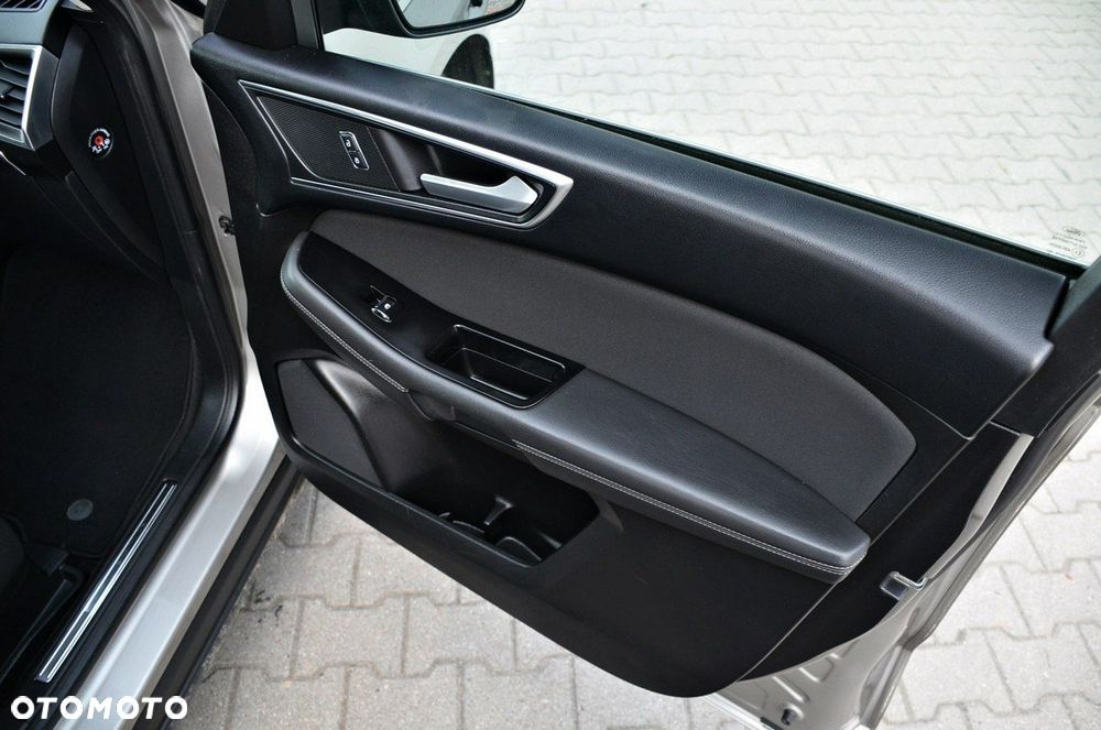 Ford S-Max - 19
