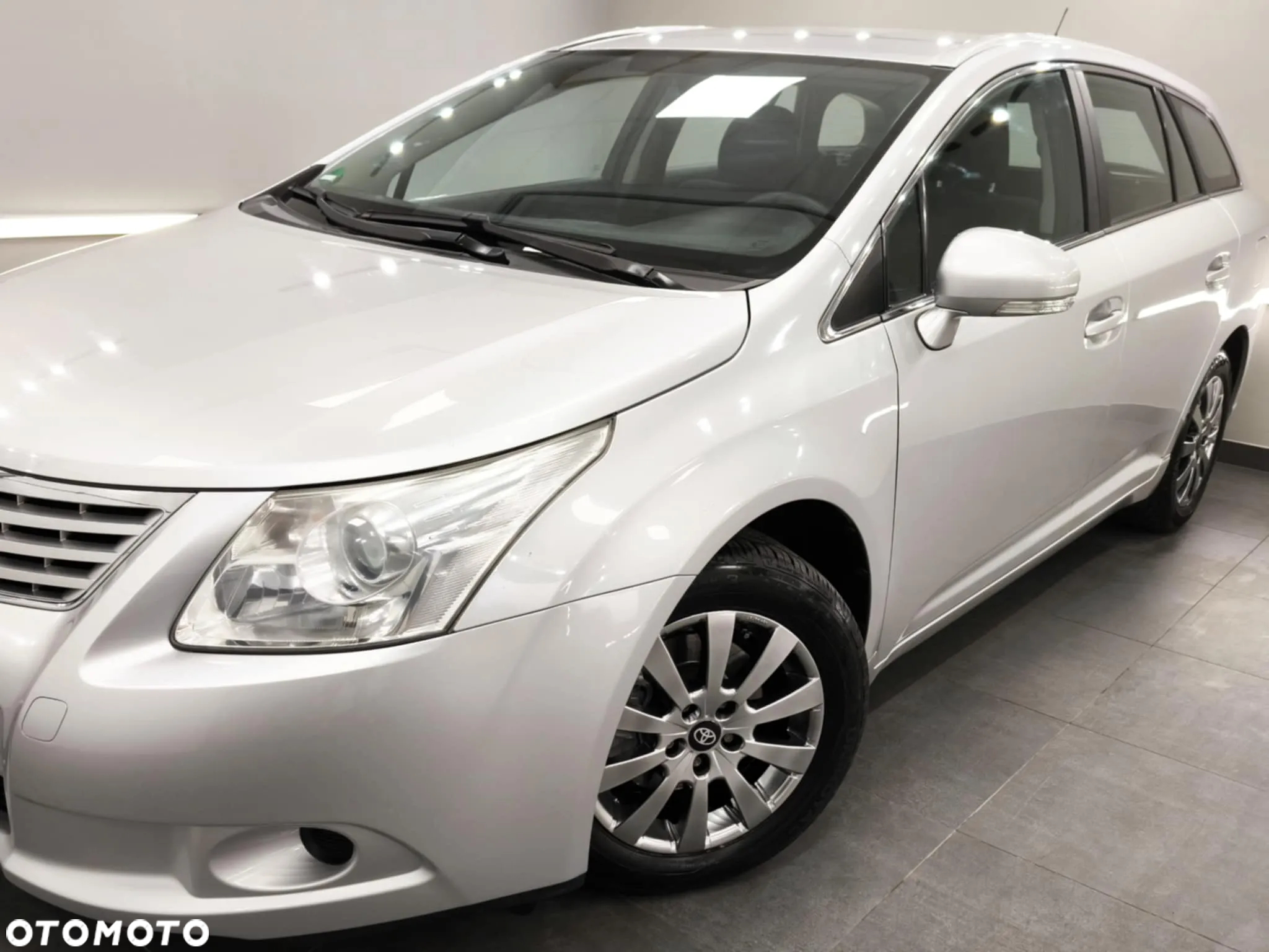 Toyota Avensis Combi 1.6 - 13