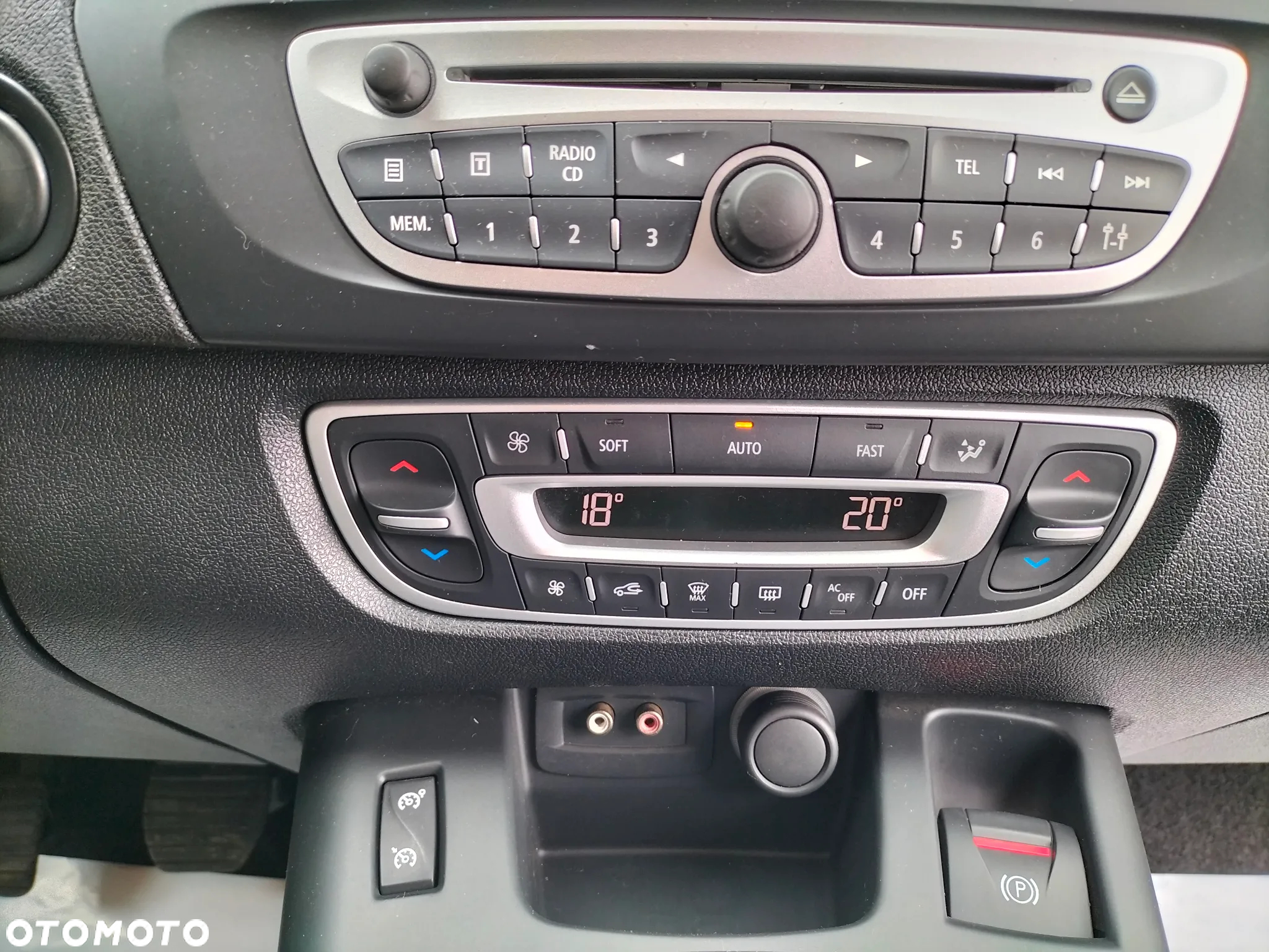 Renault Scenic 1.6 16V 110 Dynamique - 9