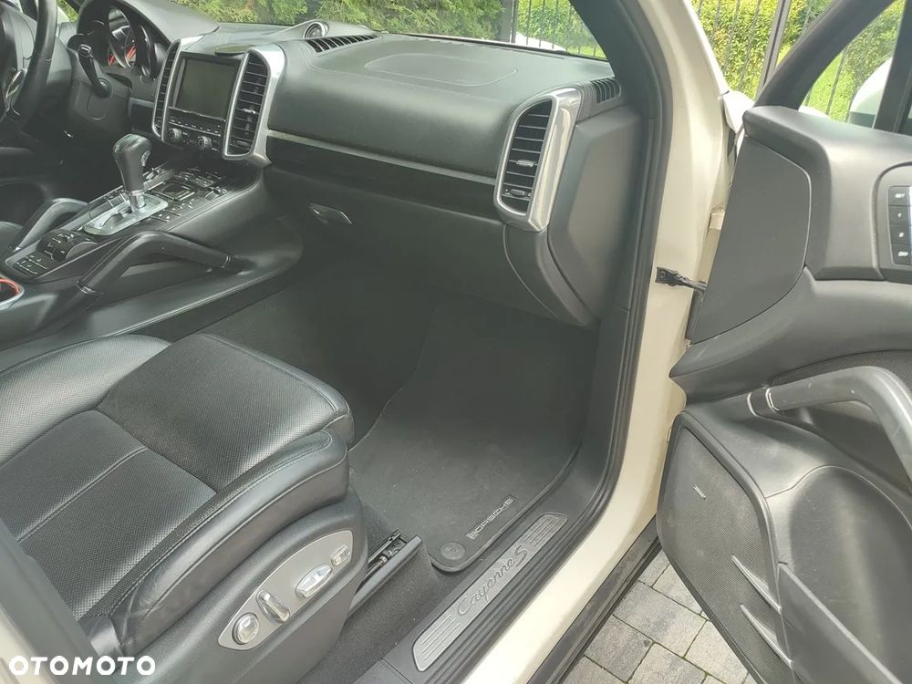 Porsche Cayenne - 8