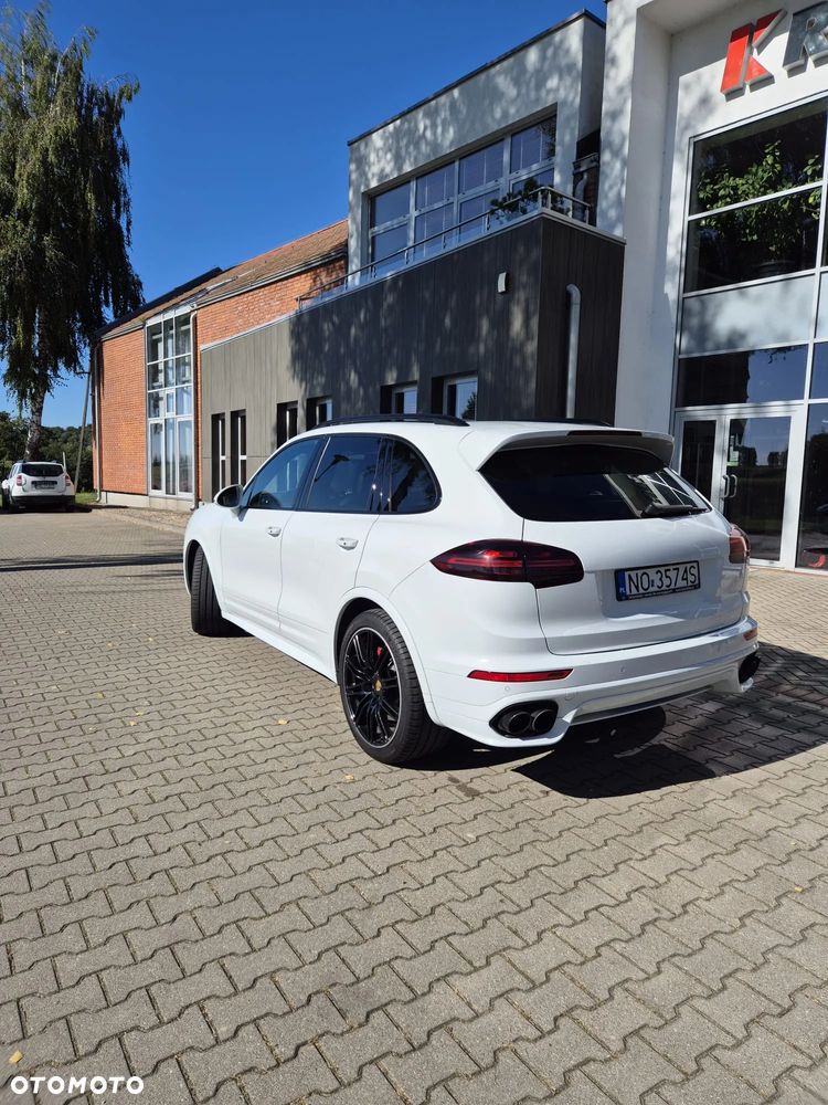 Porsche Cayenne GTS - 7