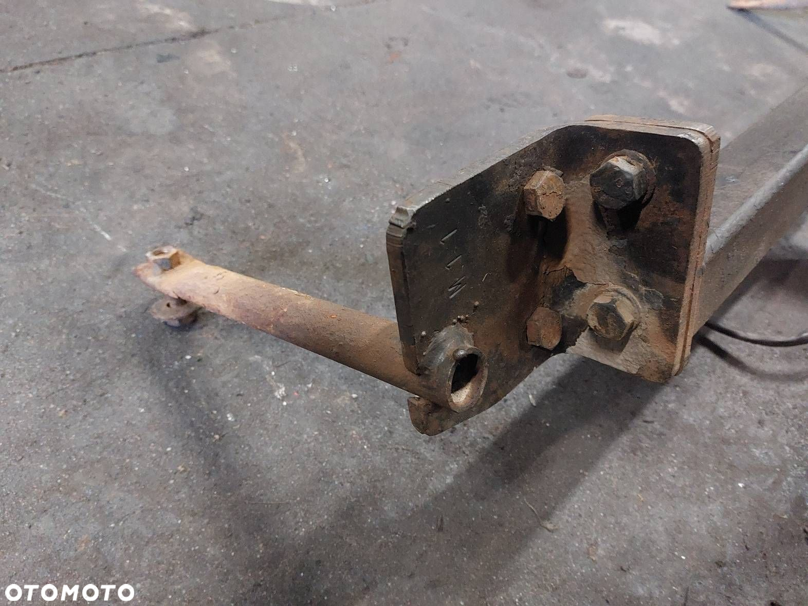 HAK HOLOWNICZY BRAK TABLICZKI MAZDA 626 V HB 5D - 3