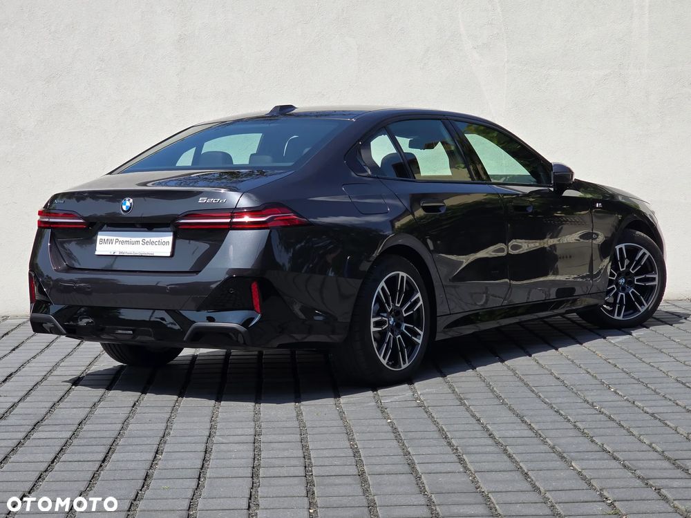 BMW Seria 5 520d xDrive - 3
