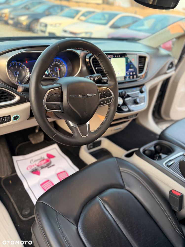 Chrysler Pacifica - 7