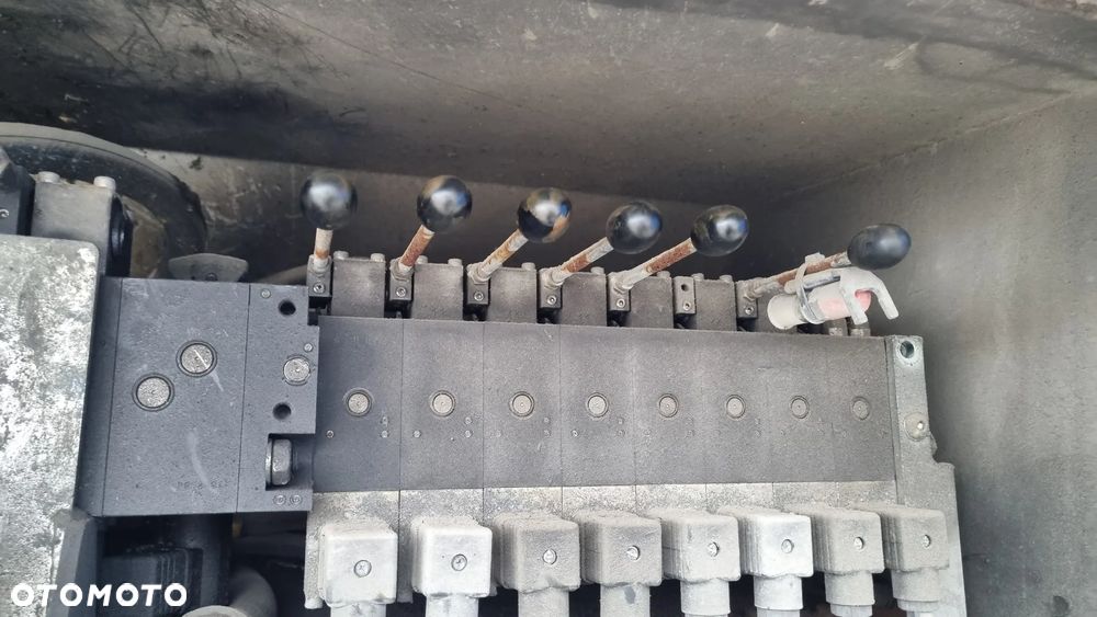 taśmociąg do betonu LIEBHERR LTB 12+4 - 17