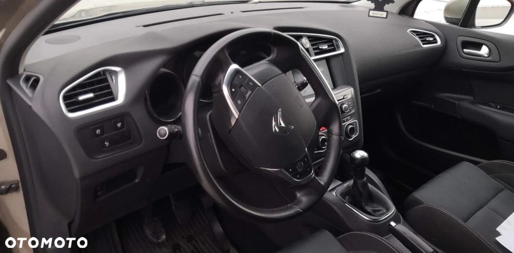 Citroën C4 1.6 VTi Equilibre Pack Navi - 3