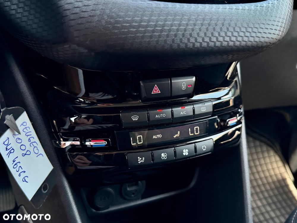 Peugeot 2008 1.2 Pure Tech Style S&S - 15