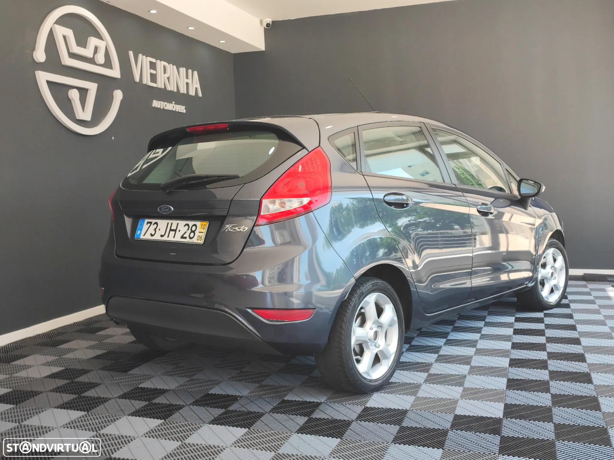 Ford Fiesta 1.25 Techno - 10