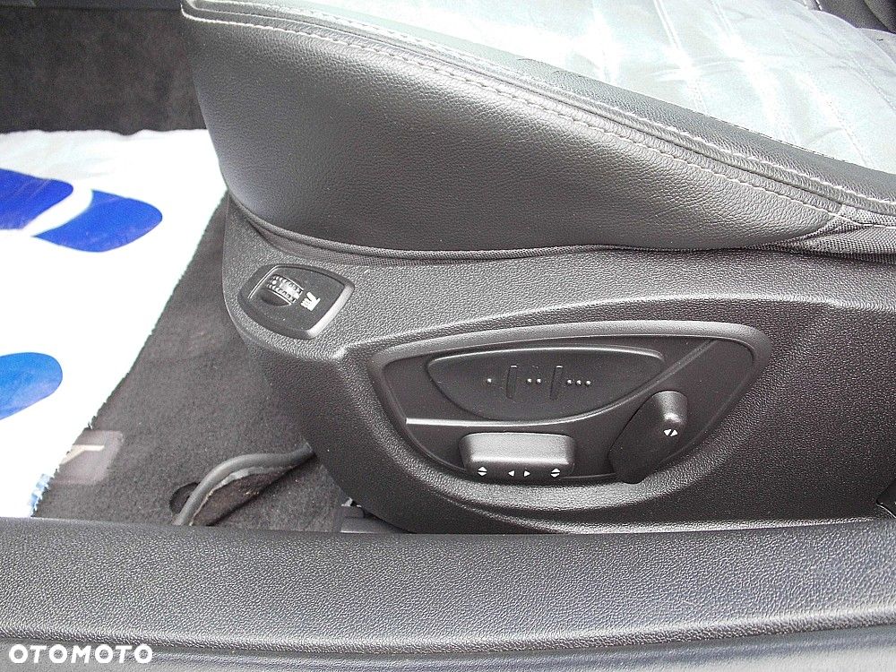 Renault Laguna dCi 180 FAP GT - 16