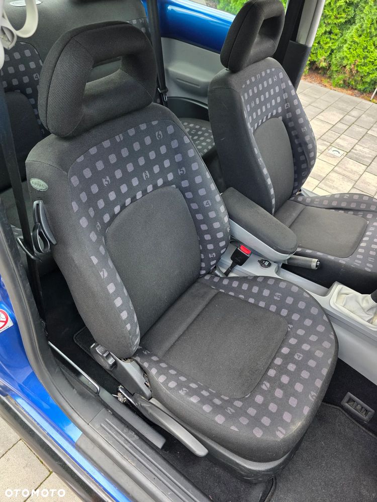 Volkswagen New Beetle 2.0 - 10