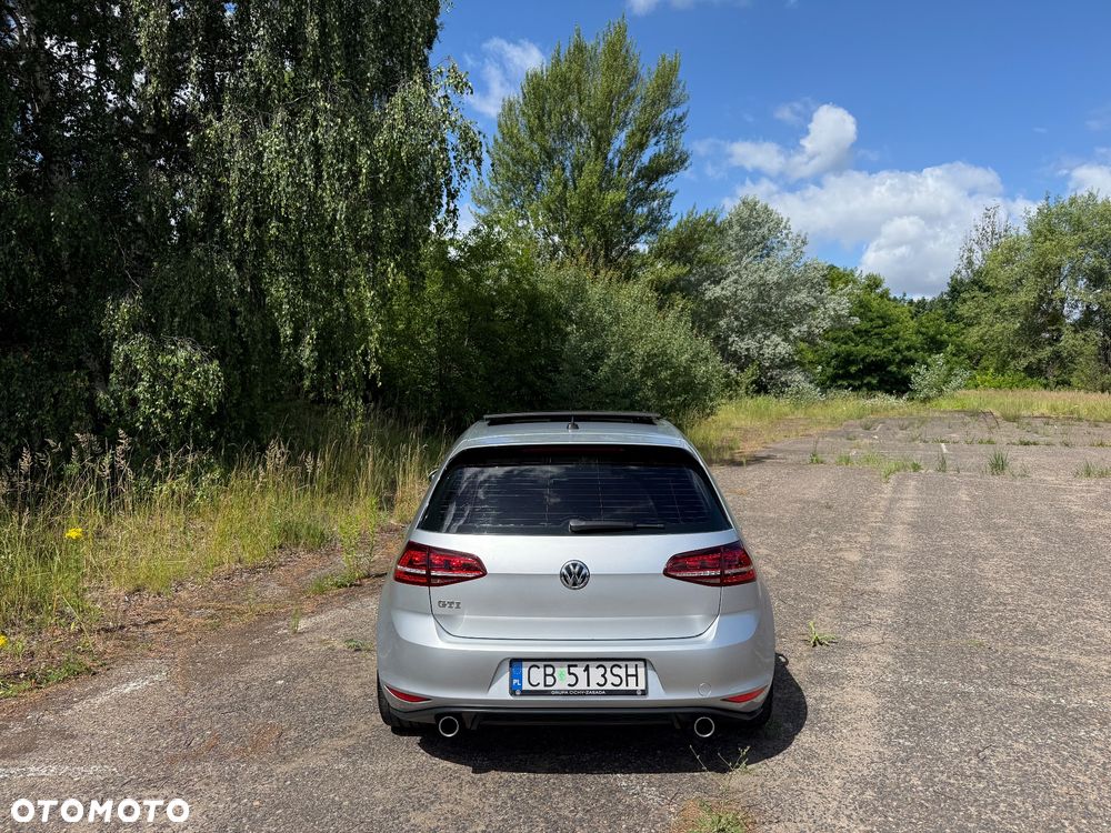 Volkswagen Golf - 9