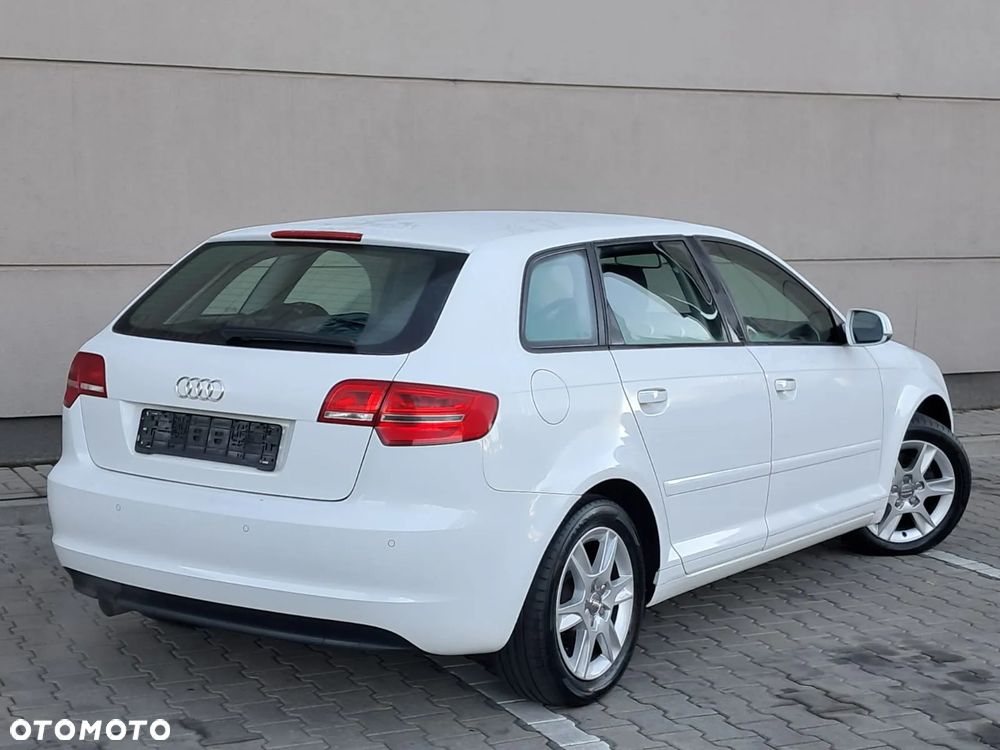 Audi A3 1.6 Limited Edition - 11