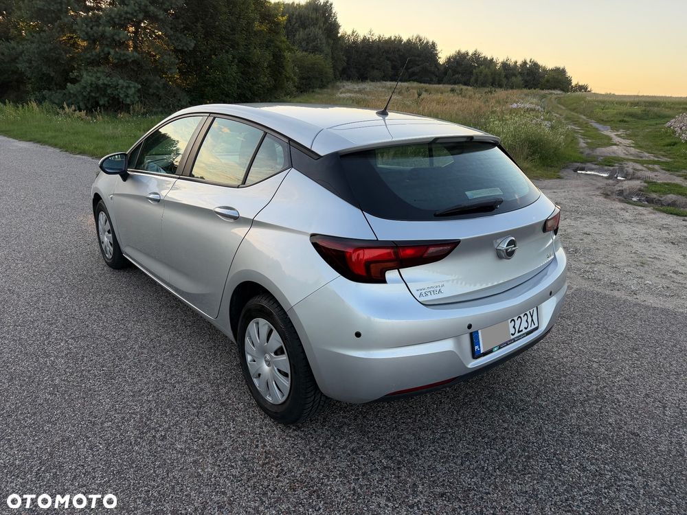 Opel Astra 1.6 CDTI Essentia - 19