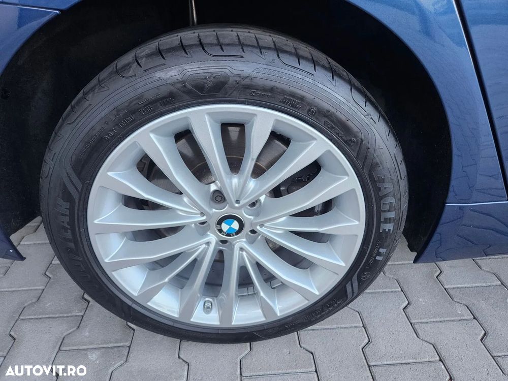 BMW Seria 5 530d xDrive AT MHEV - 8