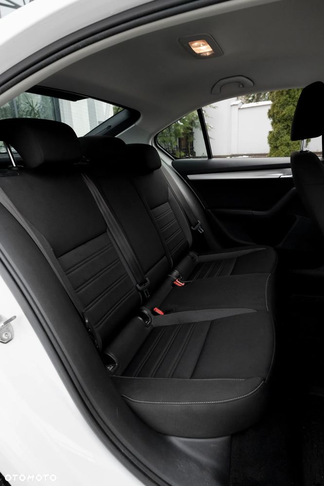 Skoda Octavia 1.6 TDI SCR Ambition - 10
