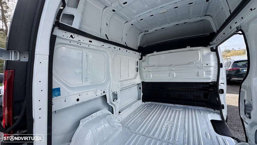 Renault Trafic 2.0 dCi L1 H2 Fase III - 22