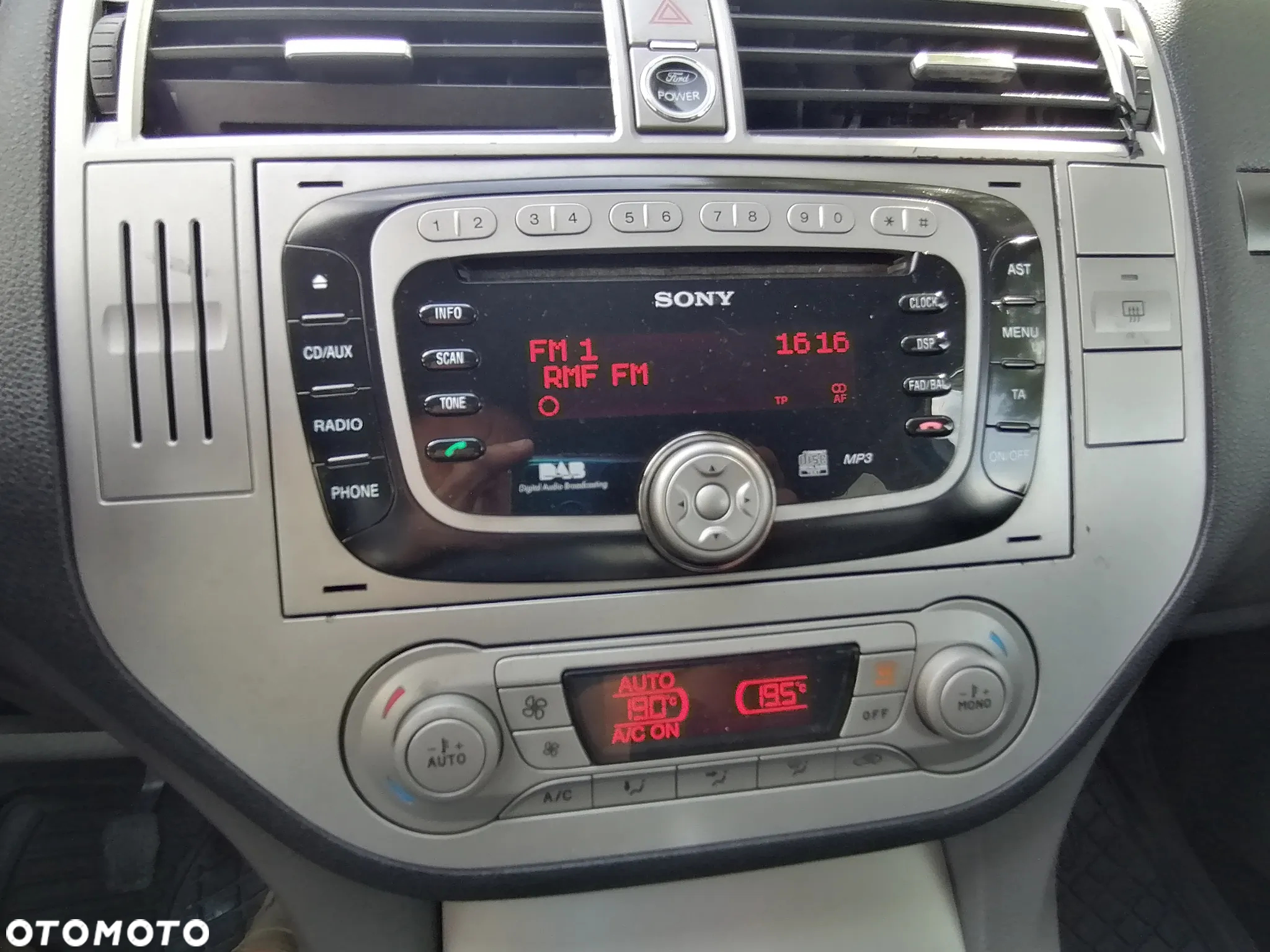 Ford Kuga 2.0 TDCi Titanium - 31