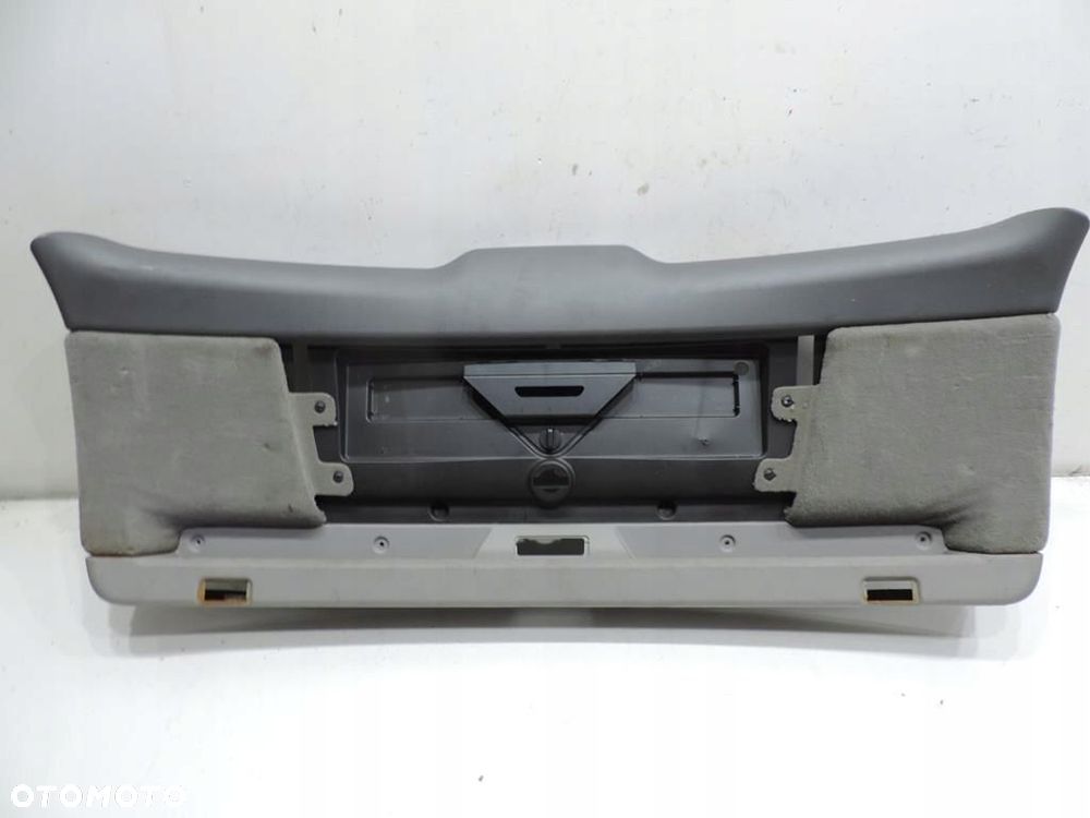 TAPICERKA KLAPY TYŁ AUDI A6 C6 AVANT - 1