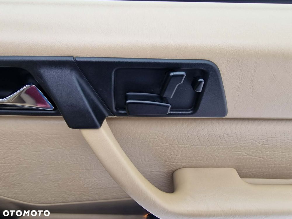 Mercedes-Benz W124 (1984-1993) - 33