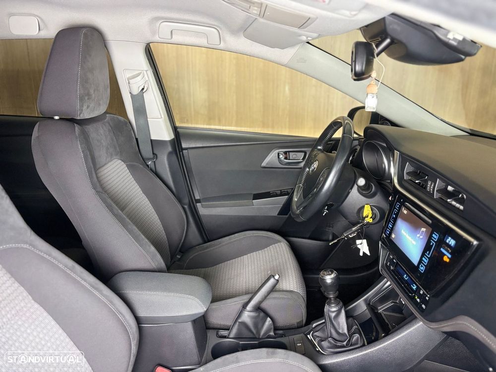Toyota Auris Touring Sports 1.4 D-4D Active - 7