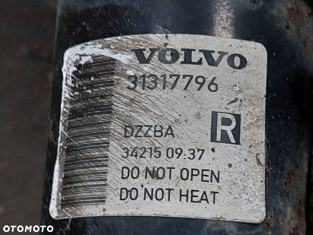 AMORTYZATOR SPRĘŻYNA ZWROTNICA LEWY PRZÓD PRAWY PRZÓD VOLVO V70 III 2.0 T5 - 8