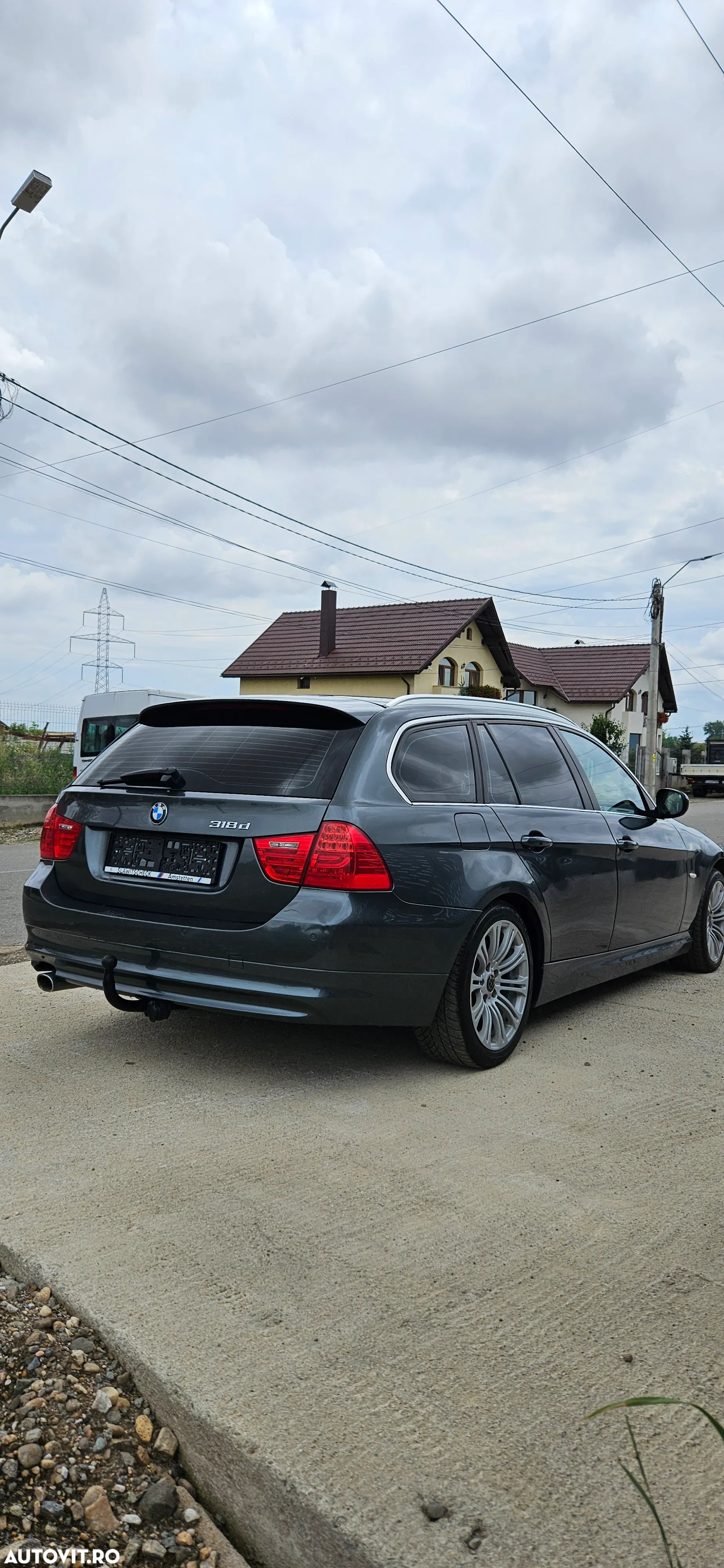 BMW Seria 3 318d DPF Touring Edition Exclusive - 9