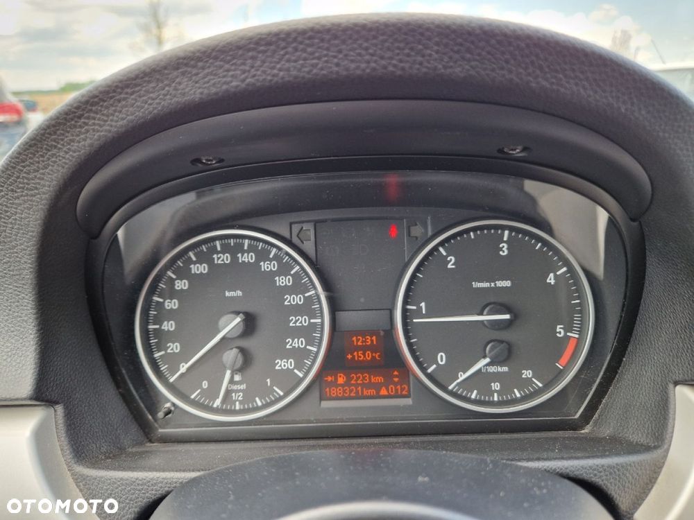 BMW Seria 3 318d - 11