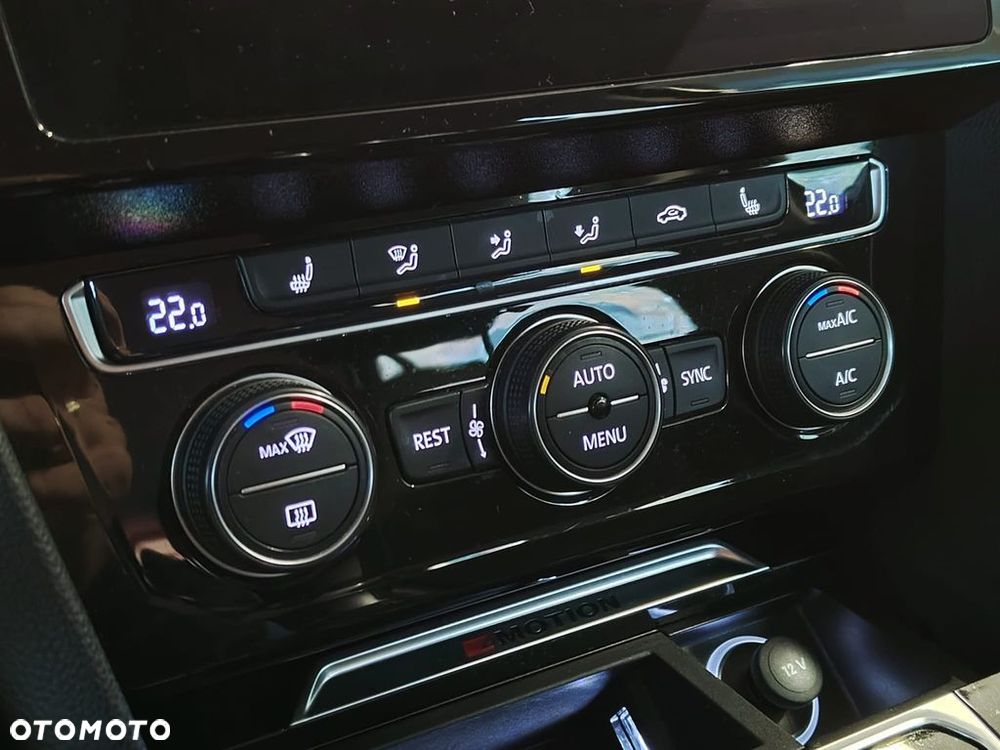 Volkswagen Passat - 21