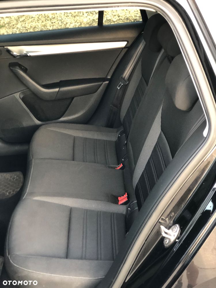 Skoda Octavia 2.0 TDI Ambition DSG - 24