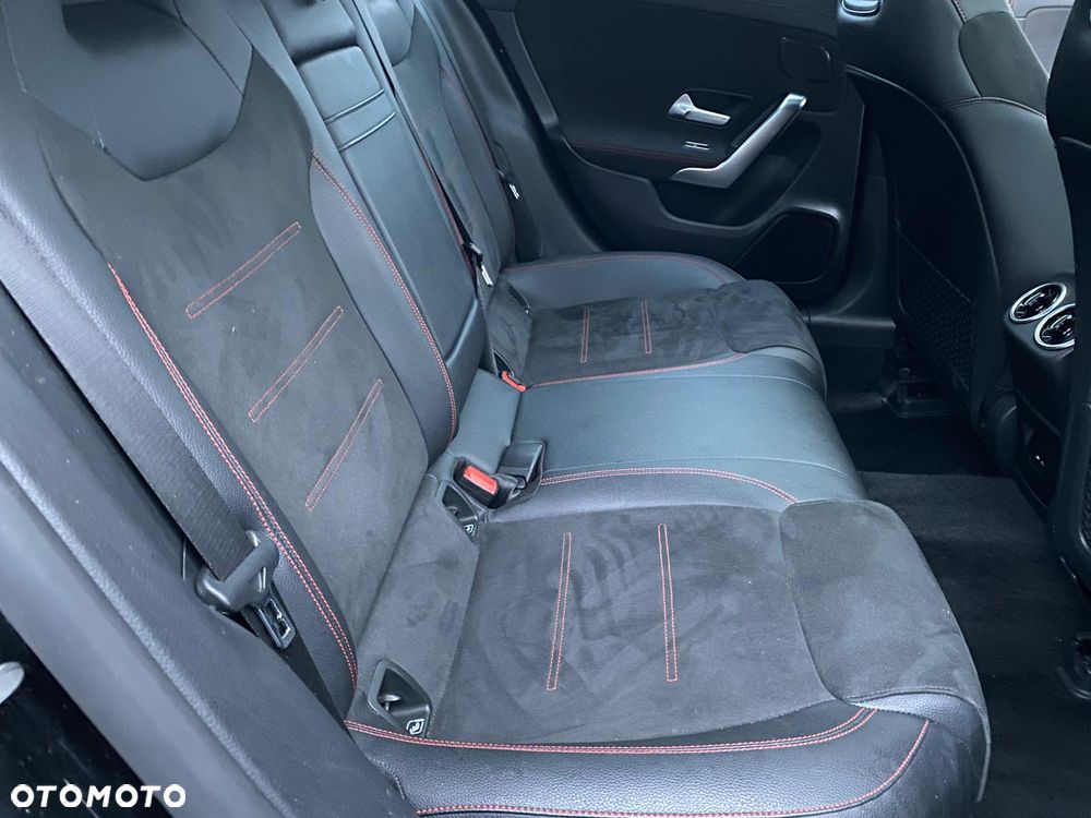 Mercedes-Benz CLA 250 e 8G-DCT AMG Line - 10