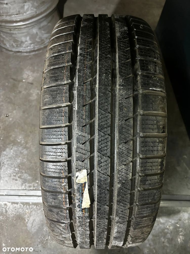 Opona zimowa Continental - 245/45R18 - 1
