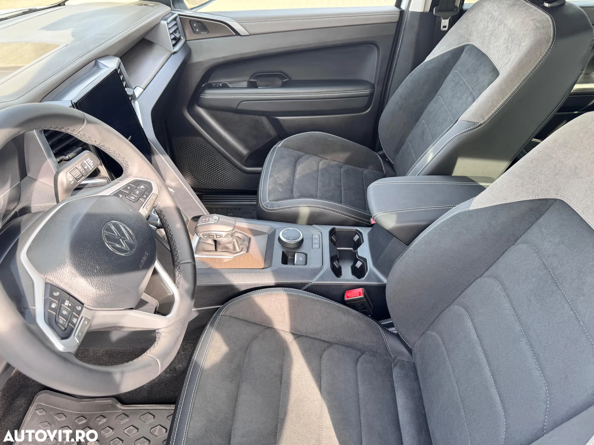 Volkswagen Amarok 3.0 TDI 241 CP 4M 10AT Style - 12
