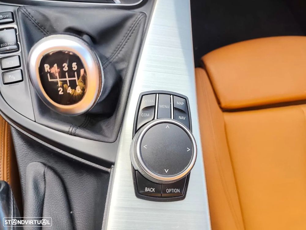 BMW 320 d Line Sport - 31