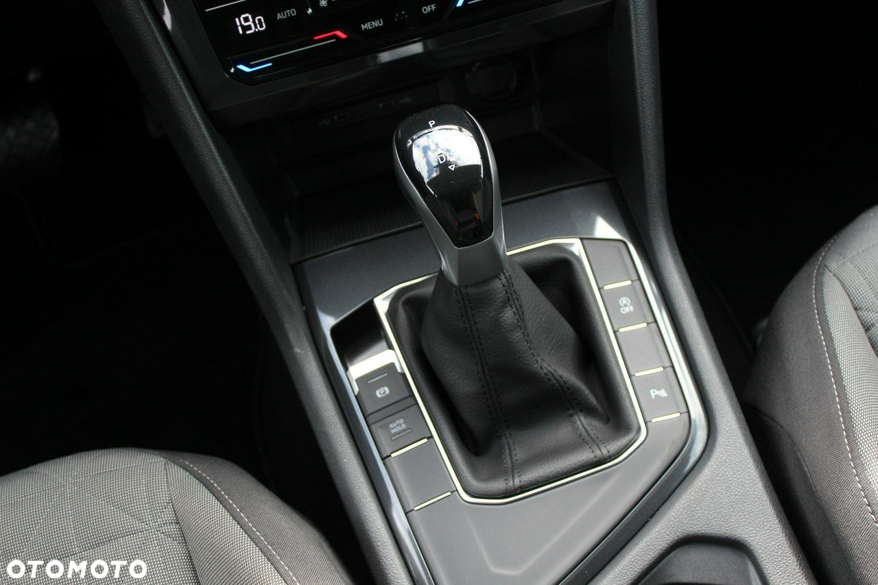 Volkswagen Tiguan - 16