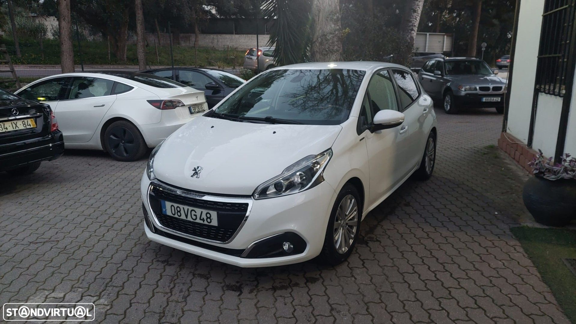 Peugeot 208 1.2 PureTech Signature - 16
