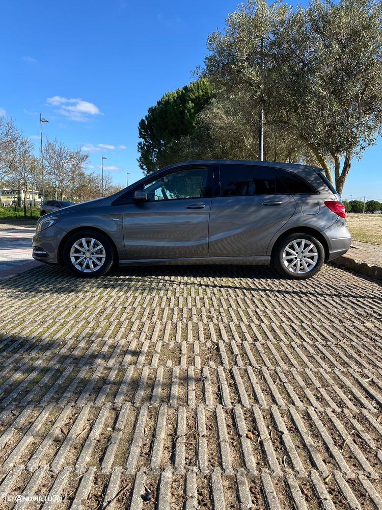 Mercedes-Benz B 200 - 4