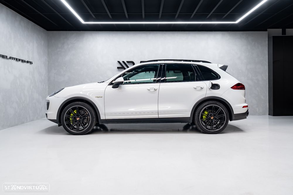 Porsche Cayenne S Hybrid - 15